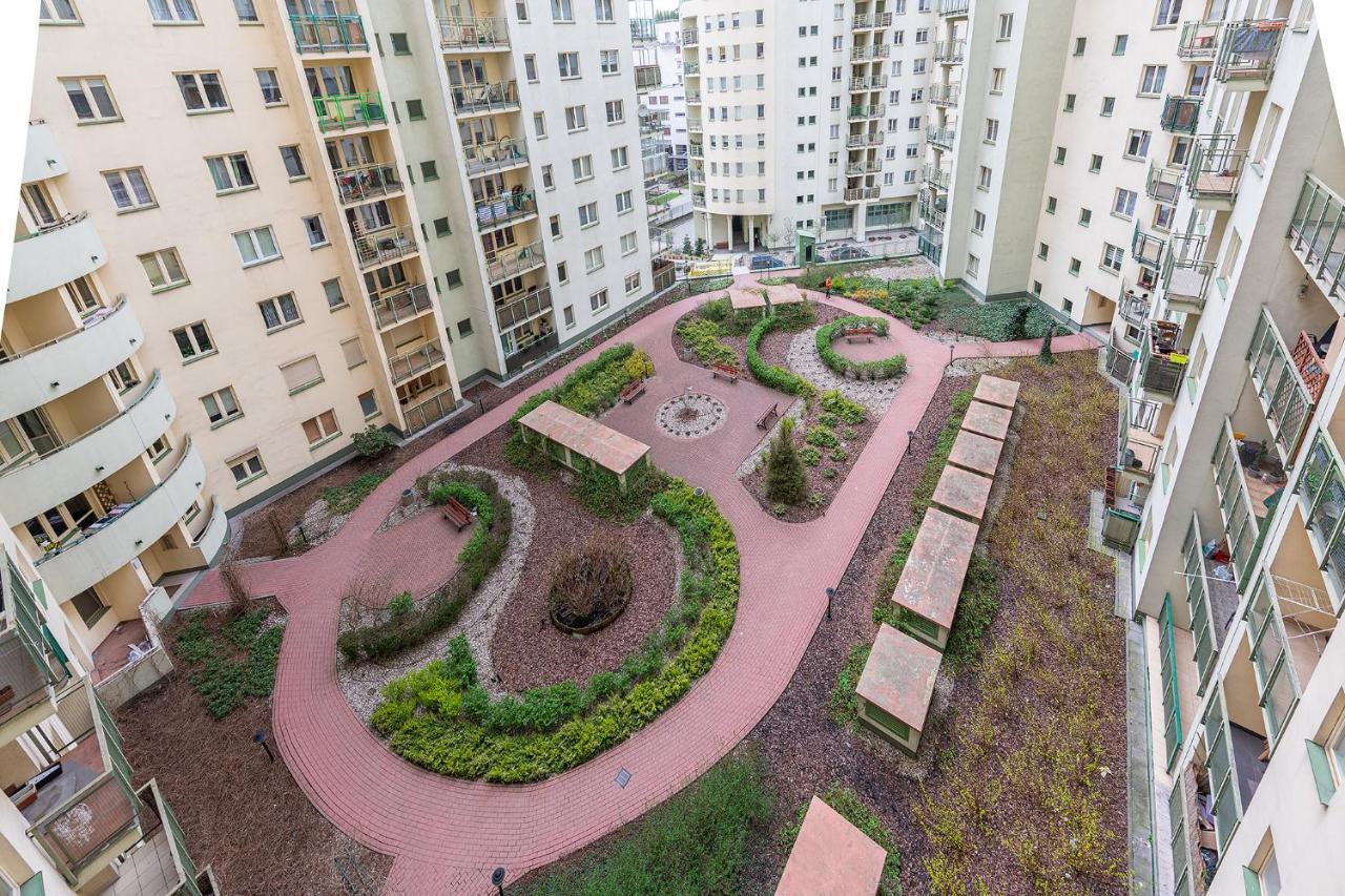 Bukowinska 12 Prywatne Mieszkanie 80M2 Z Dwiema Sypialniami I Balkonem 2X Bezplatne Miejsca Parkingowe Samodzielne Zameldowanie! Private Garage! Self Check-In System! Warszawa Zewnętrze zdjęcie