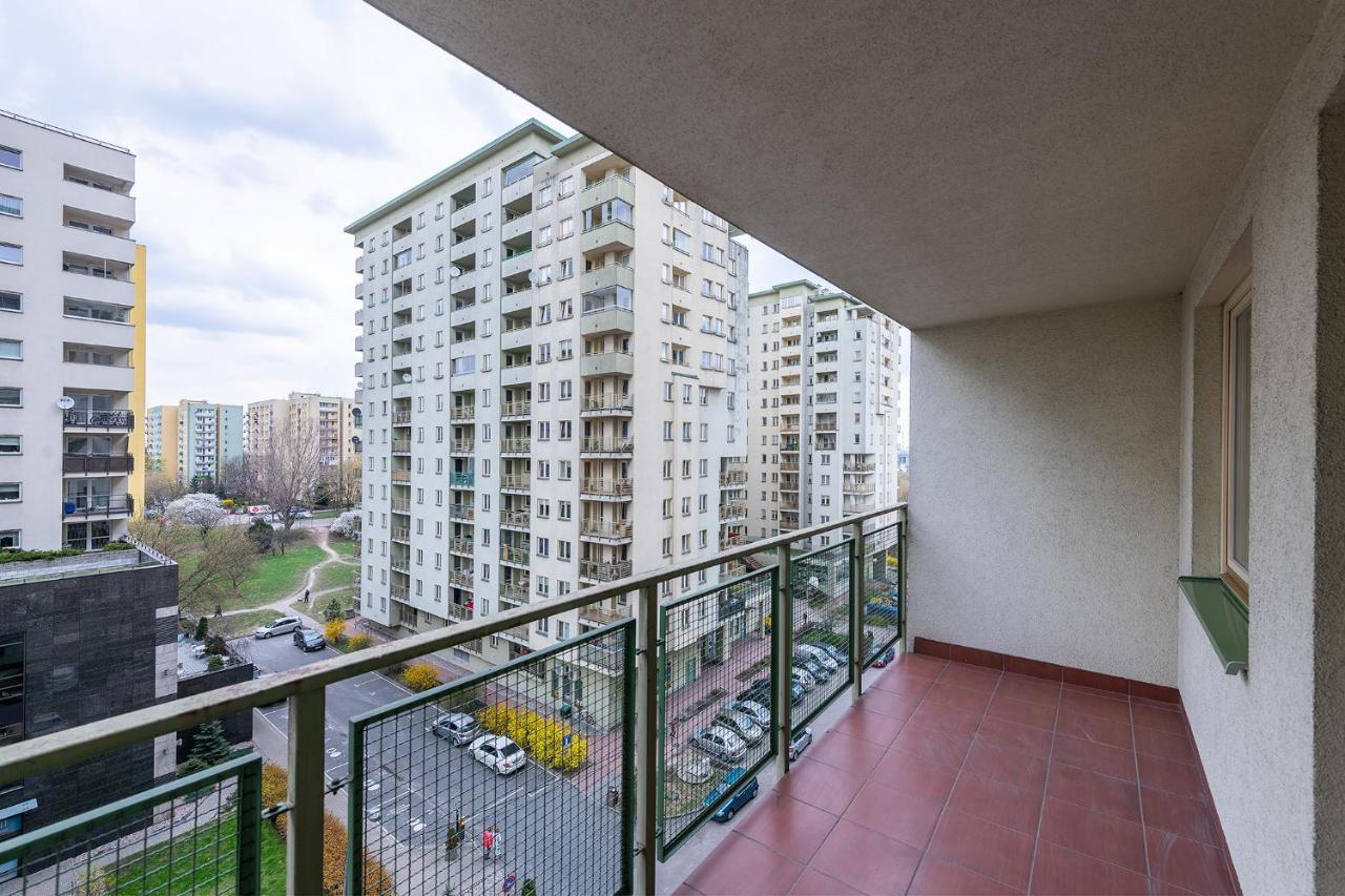Bukowinska 12 Prywatne Mieszkanie 80M2 Z Dwiema Sypialniami I Balkonem 2X Bezplatne Miejsca Parkingowe Samodzielne Zameldowanie! Private Garage! Self Check-In System! Warszawa Zewnętrze zdjęcie