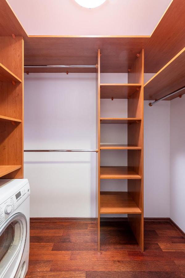 Bukowinska 12 Prywatne Mieszkanie 80M2 Z Dwiema Sypialniami I Balkonem 2X Bezplatne Miejsca Parkingowe Samodzielne Zameldowanie! Private Garage! Self Check-In System! Warszawa Zewnętrze zdjęcie